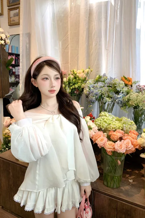 AMÉLIE BLOUSE TOP hover